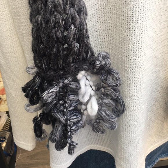 New Hand Crafted Chunky Knit Ombré Scarf and Beanie Cold Weather Gift Set - Picture 2 of 8